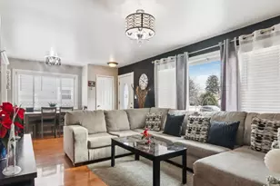 2124 Halsey Dr, Des Plaines, IL 60018 - Photo 7