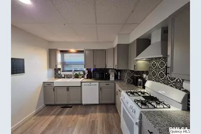 1431 Spruce Street, Quincy, IL 62301 - Photo 9