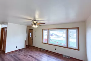 1116 Eastview Dr, Paxton, IL 60957 - Photo 3