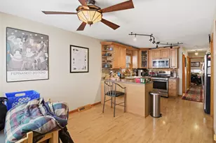 5363 N Mont Clare Ave, Chicago, IL 60656 - Photo 9