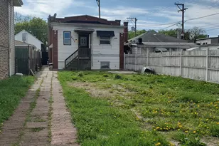 5918 S Albany Ave, Chicago, IL 60629 - Photo 3