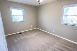 3334 Ridgewood Dr, Champaign, IL 61821 - Photo 7