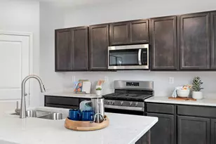 978 Garnet Ln, Montgomery, IL 60538 - Photo 7