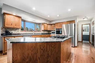 3942 Broadmoor Cir, Naperville, IL 60564 - Photo 9