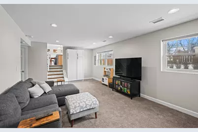 711 E Hackberry Drive, Arlington Heights, IL 60004 - Photo 17