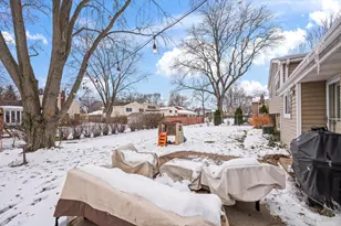 711 E Hackberry Dr, Arlington Heights, IL 60004 - Photo 19