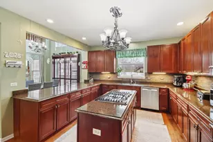 2930 Kelly Dr, Elgin, IL 60124 - Photo 11