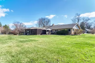 6 Meadowood Dr, Oak Brook, IL 60523 - Photo 37