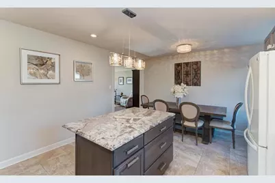 6 Meadowood Drive, Oak Brook, IL 60523 - Photo 25
