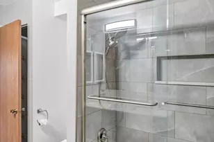 1941 Quaker Hollow Ln, Streamwood, IL 60107 - Photo 9