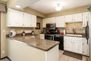 11748 Cedarbrook Rd, Roscoe, IL 61073 - Photo 13