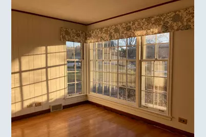 8142 W Oak Lane, Niles, IL 60714 - Photo 3