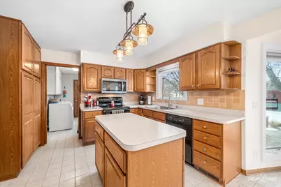 2477 W Downer Place, Aurora, IL 60506 - Photo 9