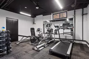 7425 N Clark St, Chicago, IL 60626 - Photo 15