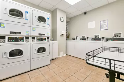 5860 N Kenmore Avenue #407, Chicago, IL 60660 - Photo 13