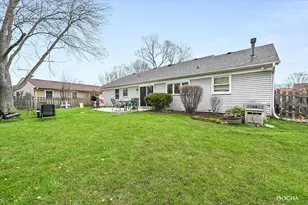 100 Dartford Ln, Schaumburg, IL 60194 - Photo 21