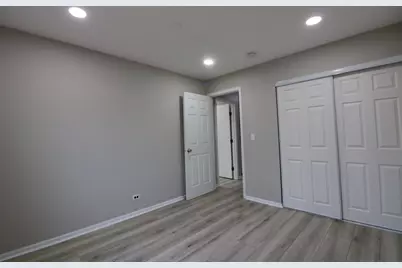 360 Farmingdale Circle, Vernon Hills, IL 60061 - Photo 11