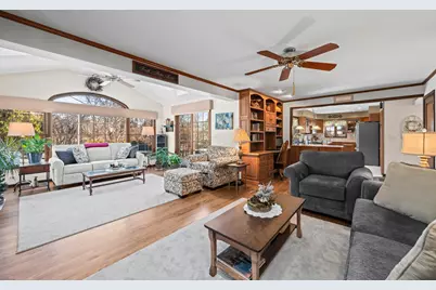 5187 Chambers Drive, Hoffman Estates, IL 60010 - Photo 7