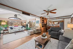 5187 Chambers Dr, Hoffman Estates, IL 60010 - Photo 7