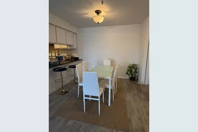 941 N Swift Road #302, Addison, IL 60101 - Photo 3