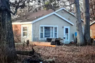 1705 Norfolk Ave, Crete, IL 60417 - Photo 1