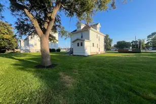 195 W 3rd Ave, Clifton, IL 60927 - Photo 27