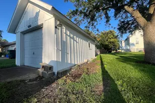 195 W 3rd Ave, Clifton, IL 60927 - Photo 31