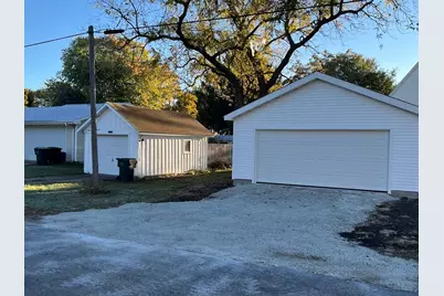 195 W 3rd Avenue, Clifton, IL 60927 - Photo 35