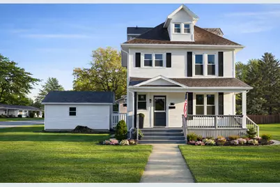 195 W 3rd Avenue, Clifton, IL 60927 - Photo 1