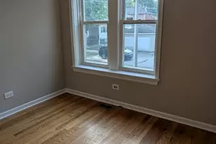 3745 W Argyle St, Chicago, IL 60625 - Photo 9