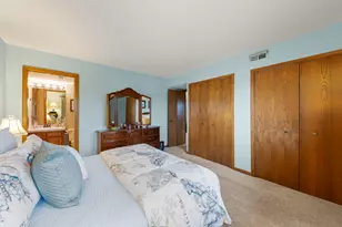 17968 Royal Oak Ct, Tinley Park, IL 60477 - Photo 9