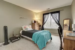 1811 S Wentworth Cir, Romeoville, IL 60446 - Photo 15