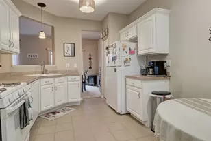 1811 S Wentworth Cir, Romeoville, IL 60446 - Photo 3