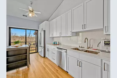 1039 Deerfield Place #1039, Highland Park, IL 60035 - Photo 3