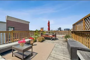 613 W Barry Ave, Chicago, IL 60657 - Photo 25