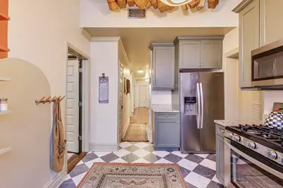 613 W Barry Avenue #4W, Chicago, IL 60657 - Photo 5