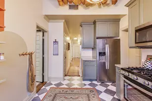 613 W Barry Ave, Chicago, IL 60657 - Photo 5