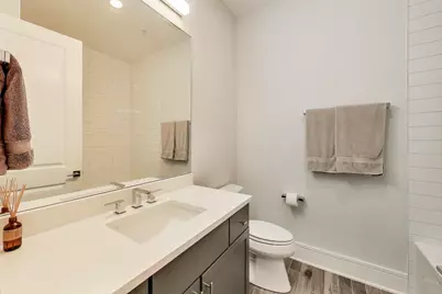 5748 N Hermitage Avenue #206, Chicago, IL 60660 - Photo 17