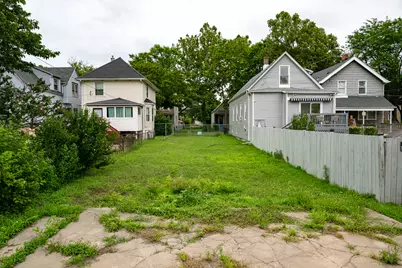 7816 S Marquette Avenue, Chicago, IL 60649 - Photo 5