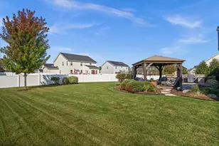 946 Glacial Falls Dr, Gilberts, IL 60136 - Photo 33