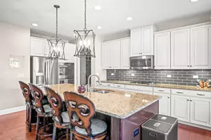 946 Glacial Falls Dr, Gilberts, IL 60136 - Photo 9