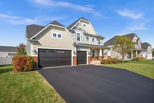 946 Glacial Falls Dr, Gilberts, IL 60136 - Photo 3