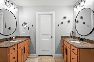 946 Glacial Falls Dr, Gilberts, IL 60136 - Photo 23