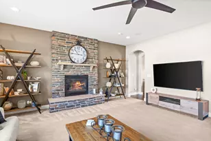 946 Glacial Falls Dr, Gilberts, IL 60136 - Photo 15