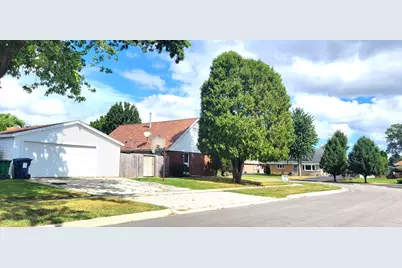 9236 Stanford Drive S, Bridgeview, IL 60455 - Photo 5