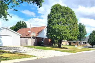 9236 Stanford Dr S, Bridgeview, IL 60455 - Photo 5