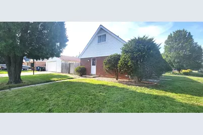 9236 Stanford Drive S, Bridgeview, IL 60455 - Photo 3