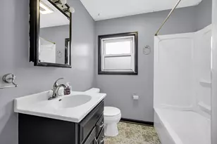 4519 152nd St, Midlothian, IL 60445 - Photo 9