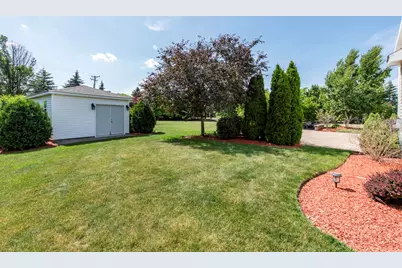 1650 Natures Way, Lindenhurst, IL 60046 - Photo 47