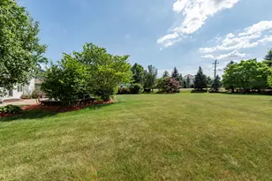 1650 Natures Way, Lindenhurst, IL 60046 - Photo 55